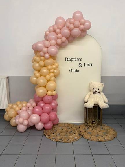 Décor baptême rose poudré
